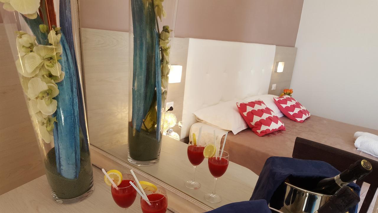 Hotel Raffaello Cesenatico Eksteriør billede