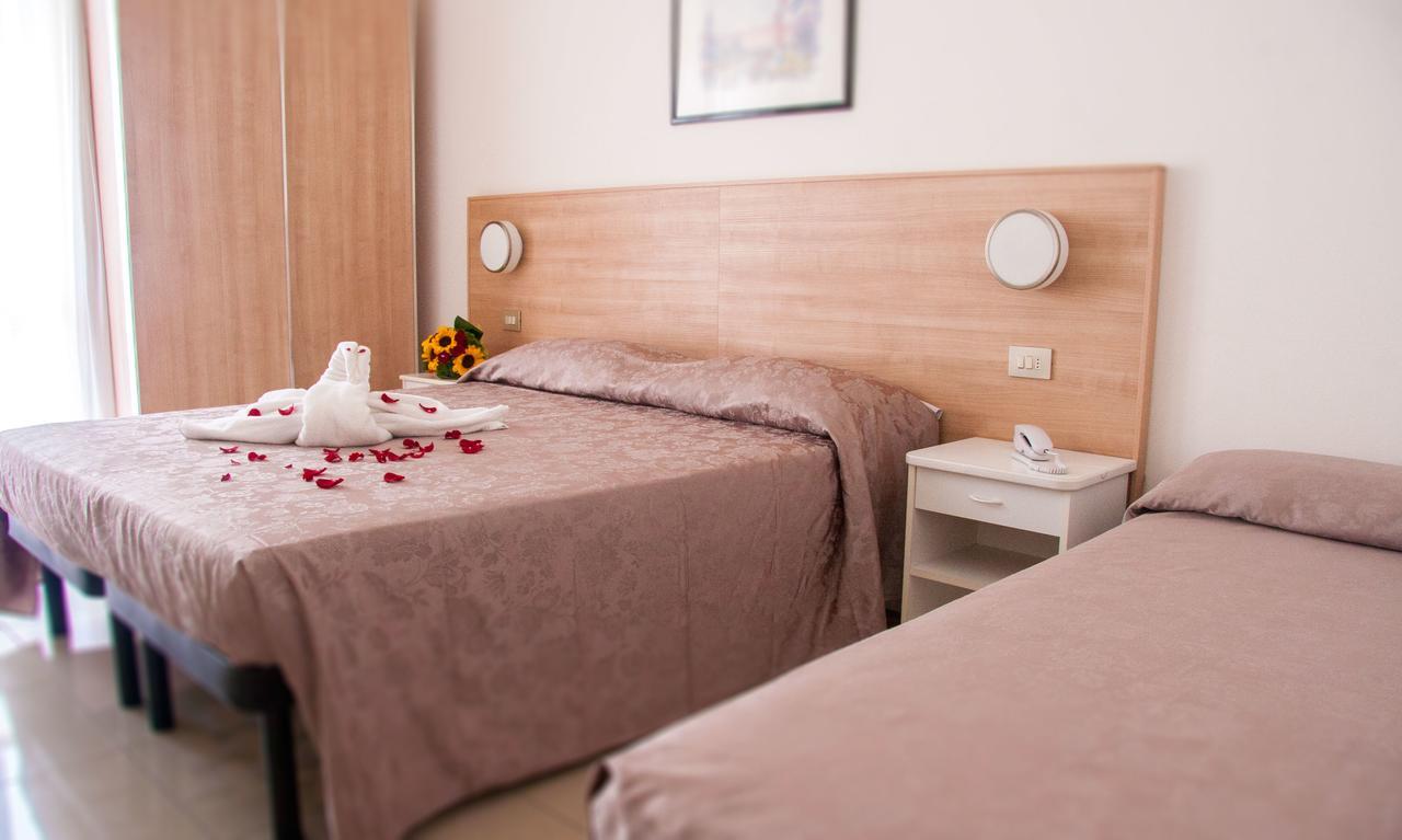 Hotel Raffaello Cesenatico Eksteriør billede