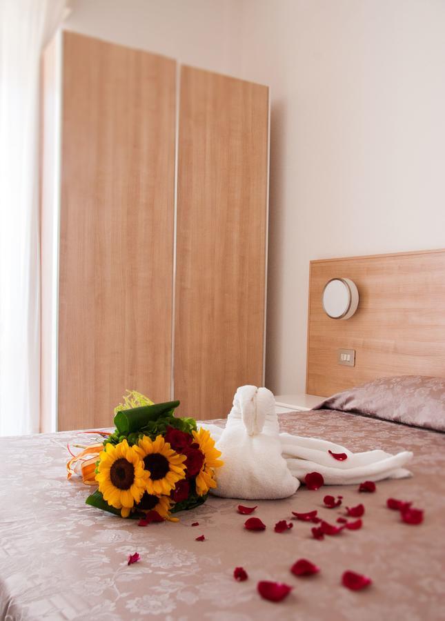 Hotel Raffaello Cesenatico Eksteriør billede