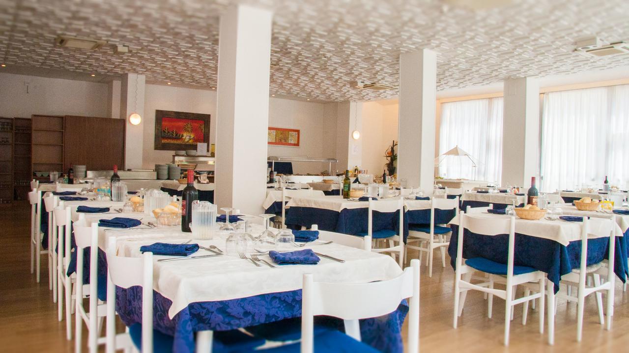 Hotel Raffaello Cesenatico Eksteriør billede